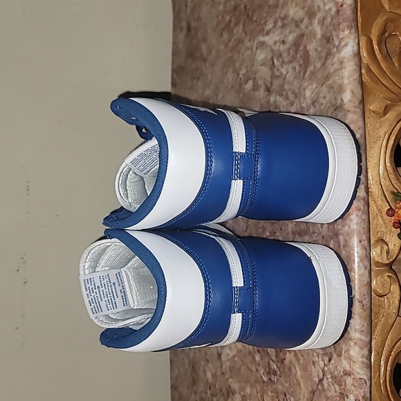 Retro Jordan 1's - Picture 4 of 7